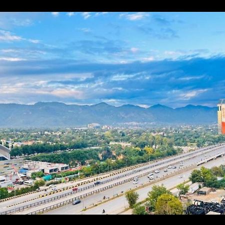 High Rise Presidential Suite In Elysium Opp Centaurus Islamabad Buitenkant foto