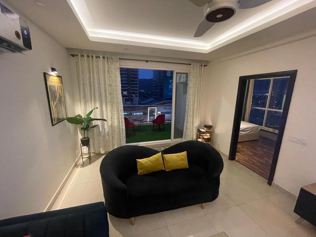 High Rise Presidential Suite In Elysium Opp Centaurus Islamabad Buitenkant foto
