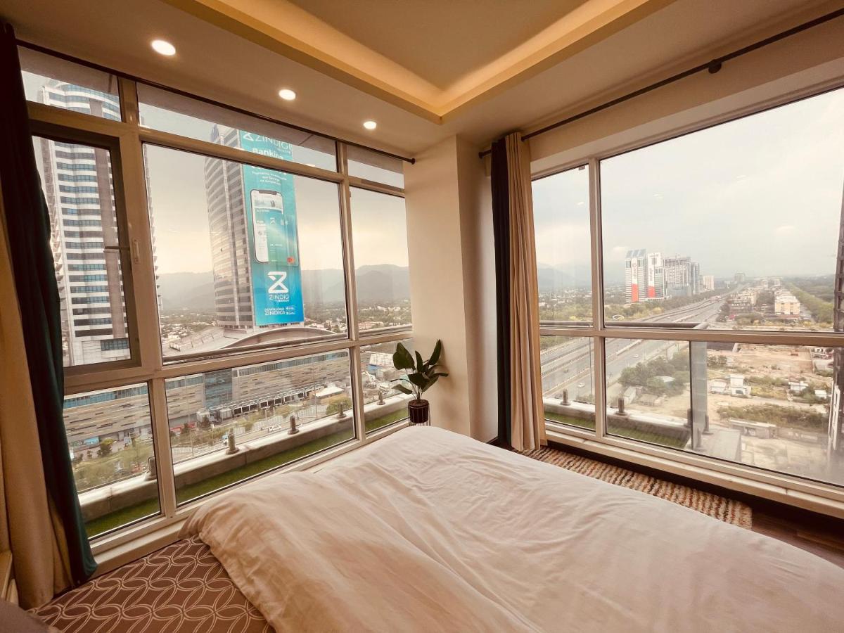 High Rise Presidential Suite In Elysium Opp Centaurus Islamabad Buitenkant foto