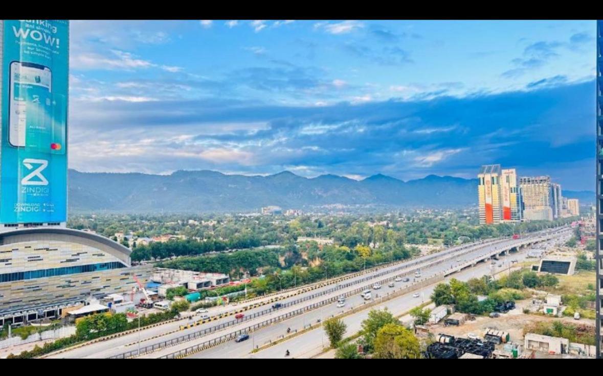 High Rise Presidential Suite In Elysium Opp Centaurus Islamabad Buitenkant foto