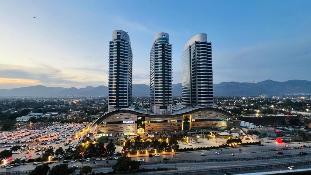 High Rise Presidential Suite In Elysium Opp Centaurus Islamabad Buitenkant foto